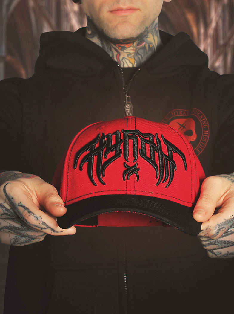 Casquette HELLBAT rouge et noir chauve souris démoniaque