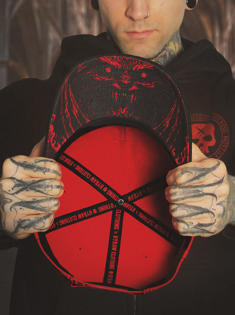 Casquette HELLBAT rouge et noir chauve souris démoniaque