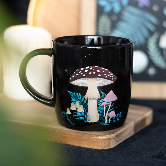 Tasse aux champignons forestiers witchy