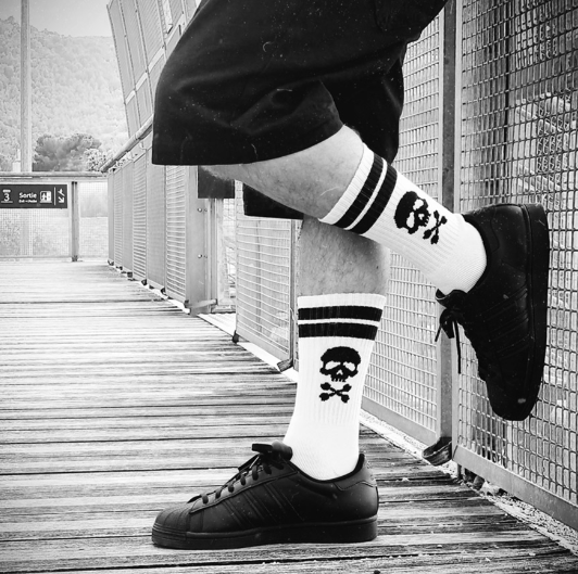 Chaussette Hyraw skull tête de mort noir et blanche